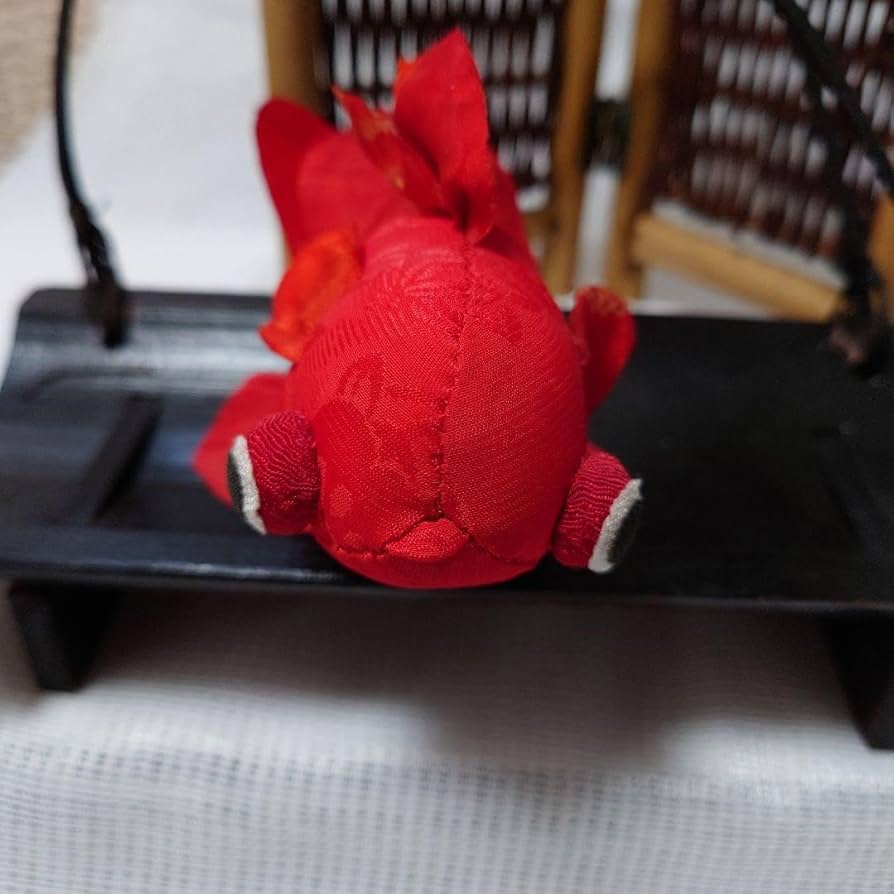 専用ページですちりめん細工「出目金」2匹セット ちりめん細工「金魚」2匹セット - メルカリ